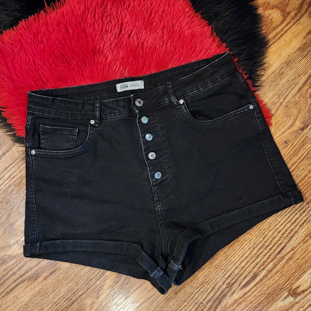 Zara by TRF Black Cuffed Stretchy High Rise Jean Shorts Women's Size 12